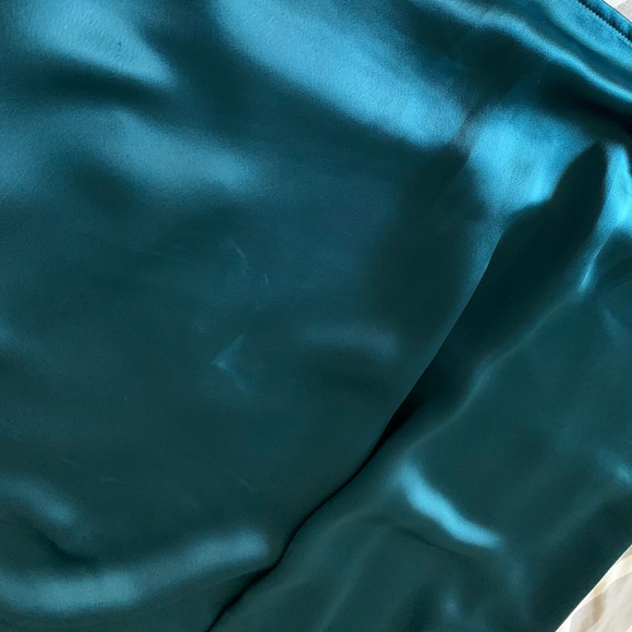 Set Of 2 Calvin Klein V Neck Tank Top Blouses - Picture 9 of 9